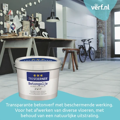 Industriële werkruimte met betonnen vloer, afgewerkt met transparante Jotun Trestjerner Betongolje betonverf, die zorgt voor een natuurlijke uitstraling en beschermende werking.