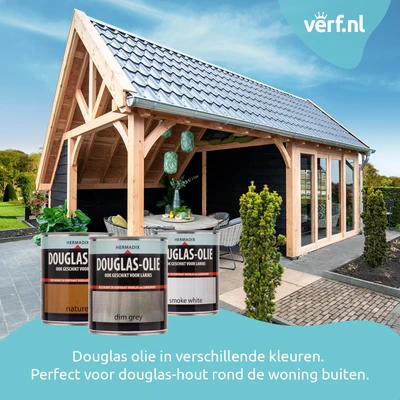 Hermadix Douglas-olie in de kleuren naturel, dim grey en smoke white voor een houten overkapping van douglashout. Ideaal voor buitentoepassing rond de woning. Verf.nl-logo rechtsboven.