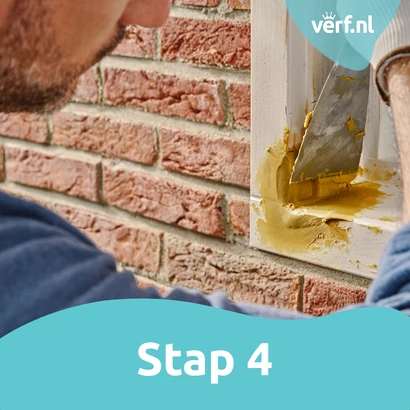 Stap 4: Vervolg opvulproces waarbij de houtrotplekken zorgvuldig worden hersteld.