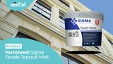 Emmer Sigma Favßade Topcoat Matt 10 liter, afgebeeld voor een lichte gevel met sierlijsten. Linksboven het Verf.nl-logo."