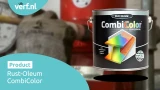 Een persoon bewerkt een metalen oppervlak in een industri?´le omgeving. Op de voorgrond is een blik Rust-Oleum CombiColor Original zichtbaar. Linksboven het Verf.nl-logo, linksonder de tekst: "Rust-Oleum CombiColor".