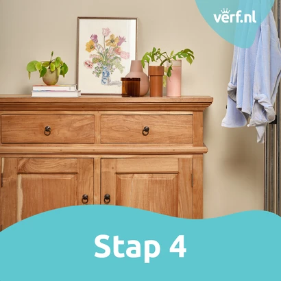 Stap 4: Hersteld meubelstuk met een glad en strak oppervlak.