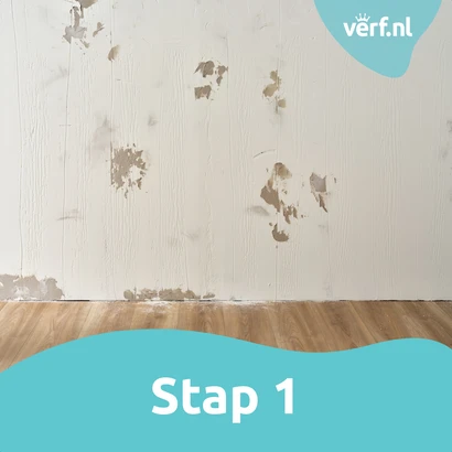 Stap 1: Muur met oneffenheden, beschadigingen en afbladderende verf als voorbereiding.